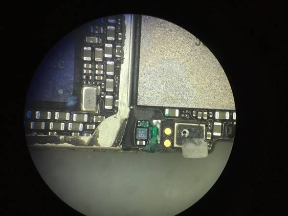 iPhone6P手机开机反复重启，自行拆机导致不开机维修 图5