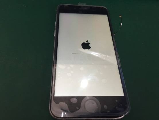 iPhone6s摔过开机无反应维修 图3