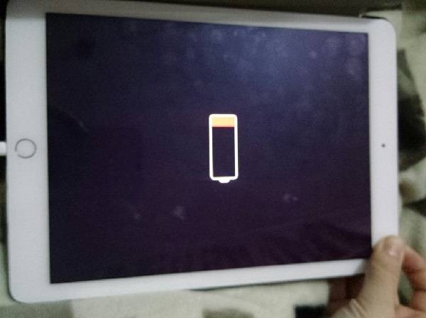 iPad air 2充电时异常充不进电维修