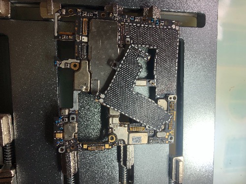 华为mate40pro5g主板弯曲艰难维修