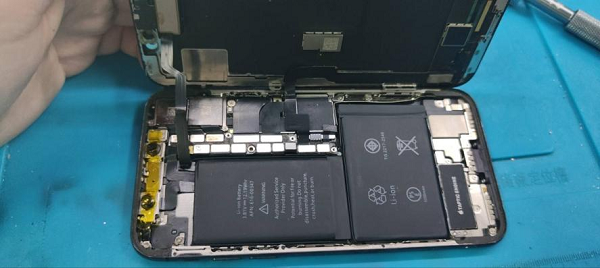 苹果手机 iPhone X进水不开机故障维修 图2