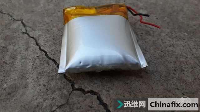 男子咬iphone手機電池爆炸 這些操作千萬別試(圖4)雖然現在主流的鋰