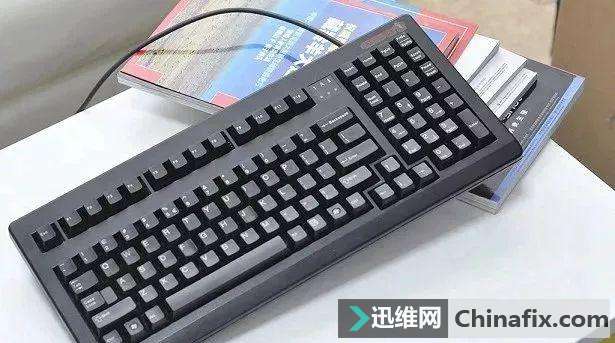 铅锤哥:你的键盘脏了怎么清理?说说我简单清洁的几个办法