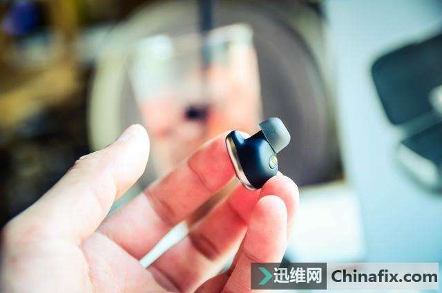你还在用老旧过时的有线耳机吗?指甲大小的真无线耳机了解一下