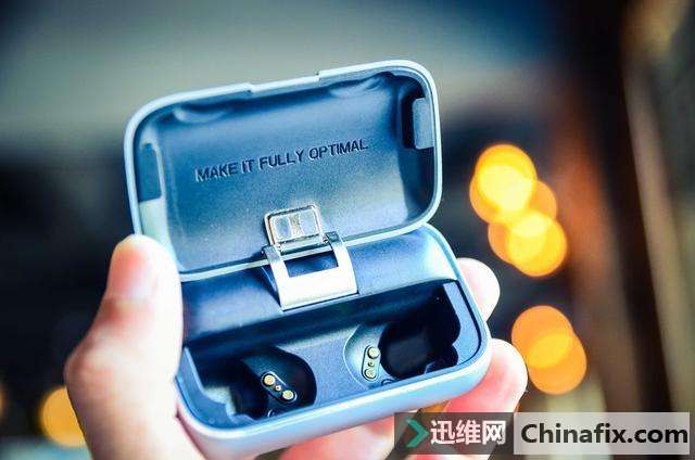 你还在用老旧过时的有线耳机吗?指甲大小的真无线耳机了解一下