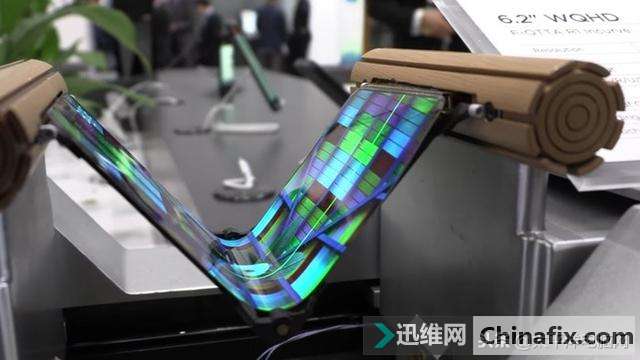 可以卷进电视柜里的智能电视机真的要来了