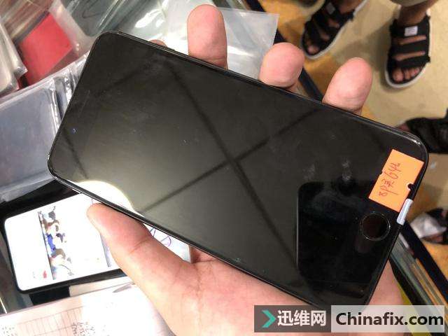 iPhoneֻ 8PlusöãѴ