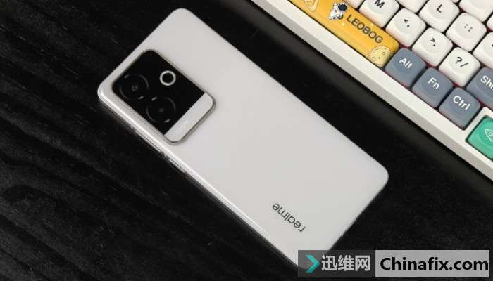 真我Realme GT6桌面上划看点如何关闭?