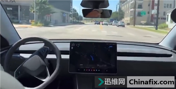 ˹Robotaxiߵһࣺػֱͣʮ·
